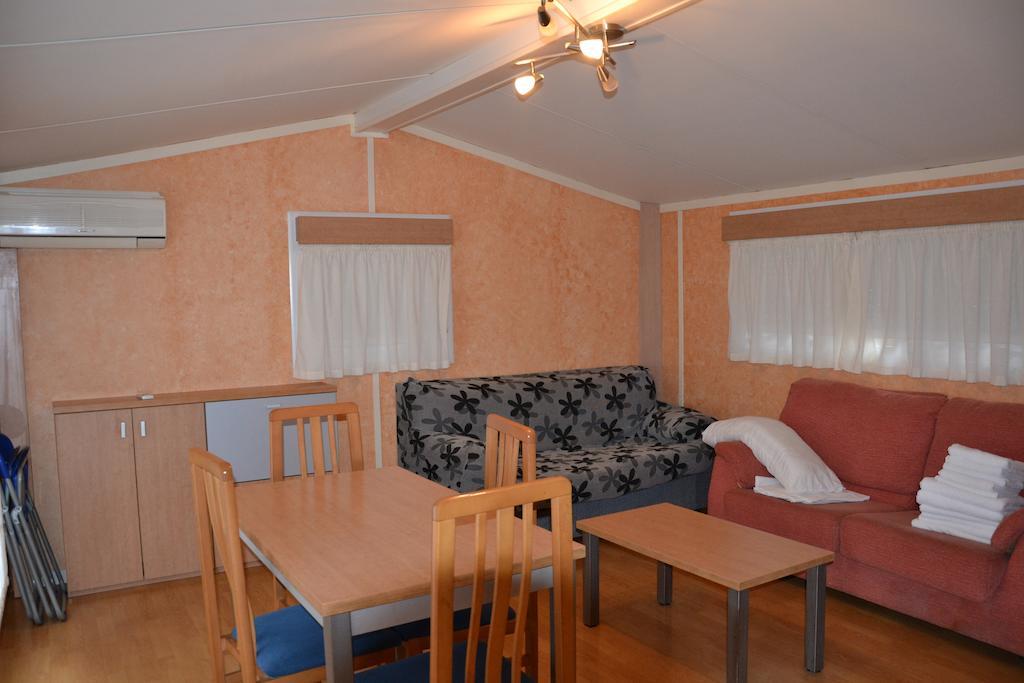 Camping Fuentes Blancas Burgo Εξωτερικό φωτογραφία