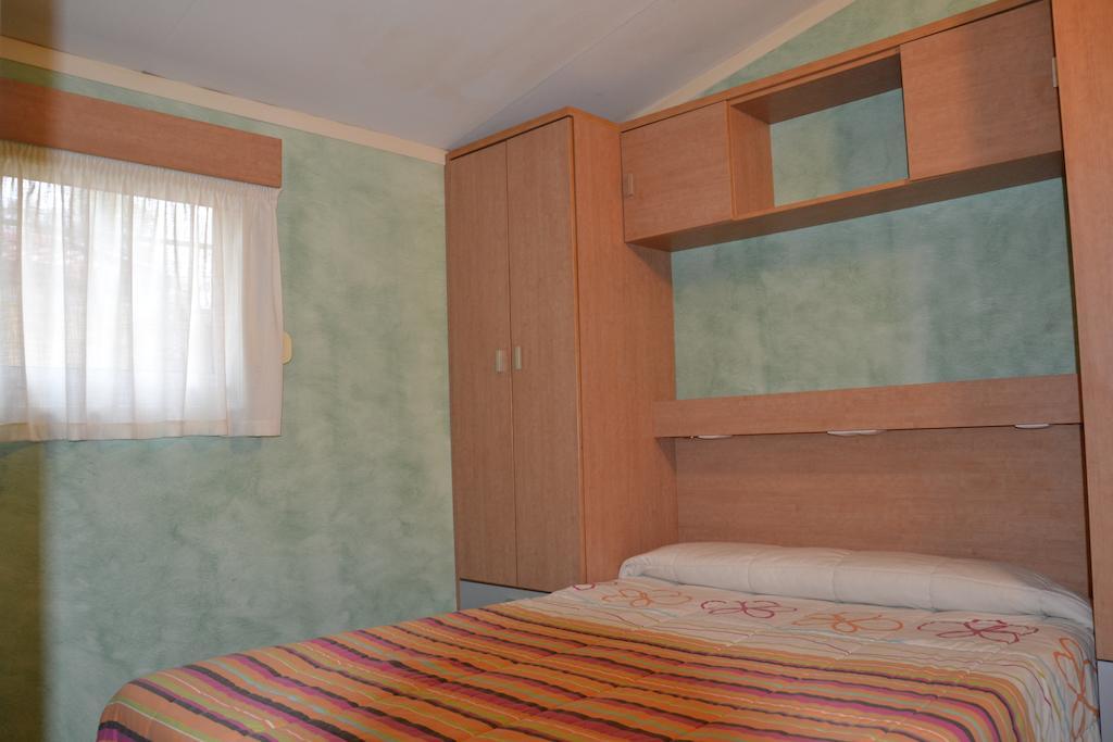Camping Fuentes Blancas Burgo Εξωτερικό φωτογραφία